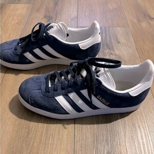 Women’s/ Men’s Adidas Gazelle shoes